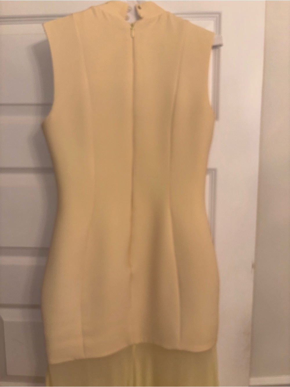 House of CB Pale Yellow Sleeveless Keyhole Mermaid Gown - Picture 4 of 12